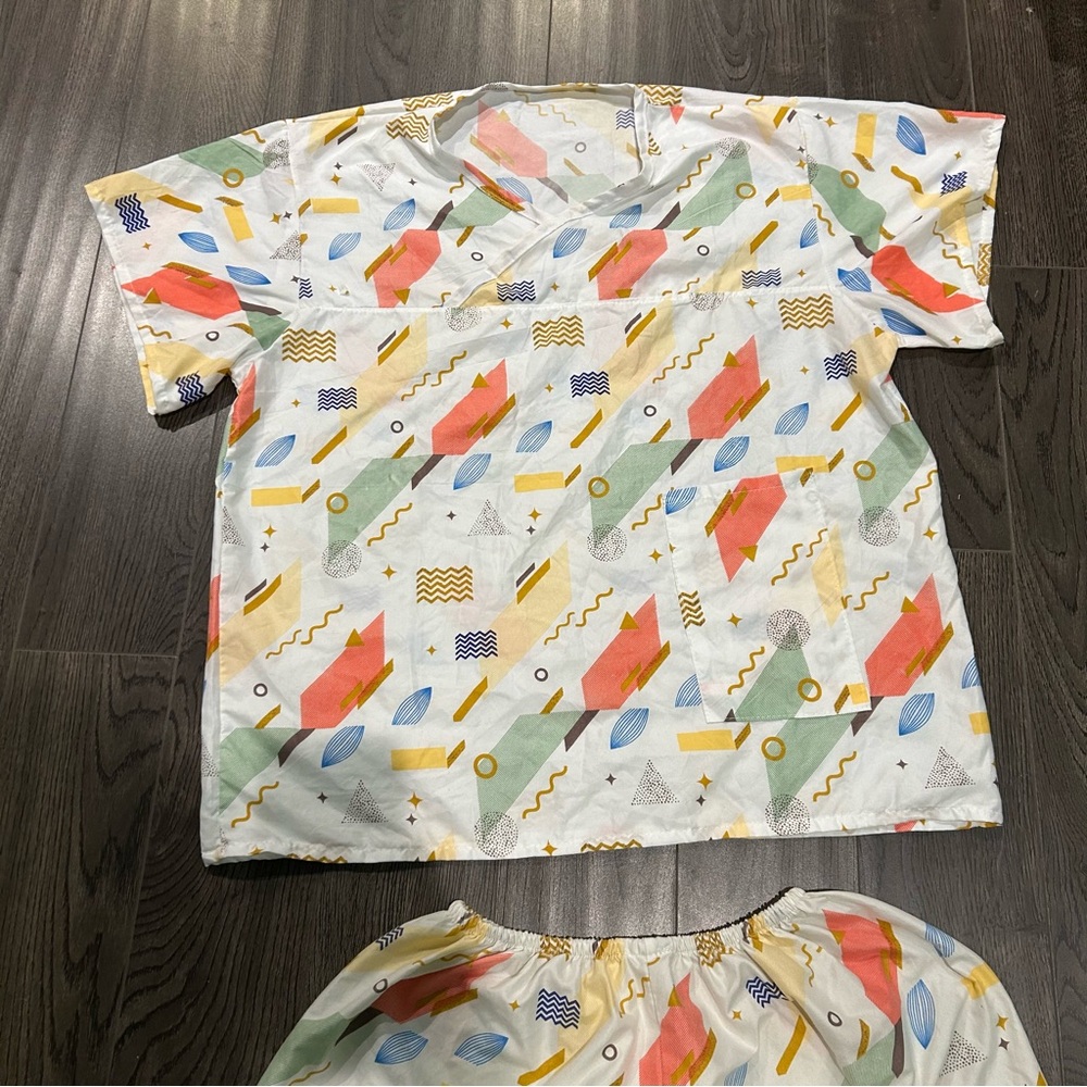 Geometric Print Women's Pajama Set - Picture 3 of 9